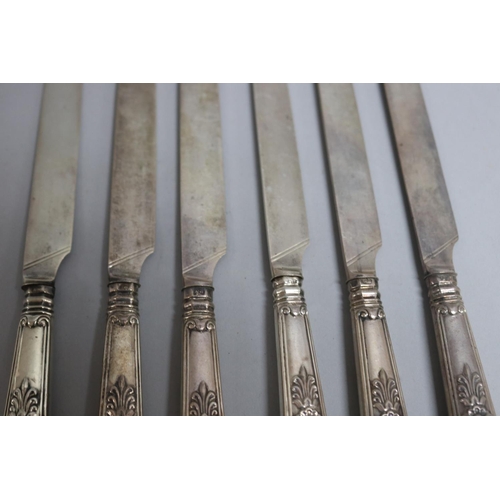 375 - Set of six antique hallmarked sterling silver Queens pattern fruit knives, Sheffield, 1830's, maker ... 