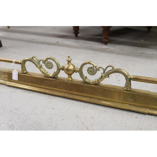 5239 - Antique brass fire fender, approx 14cm H x 144cm W x 43cm D