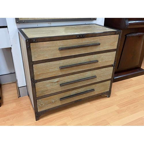 5266 - Modern four drawer metal banded chest with mirror suite, chest approx 80cm H x 90cm W x 46cm D and m... 