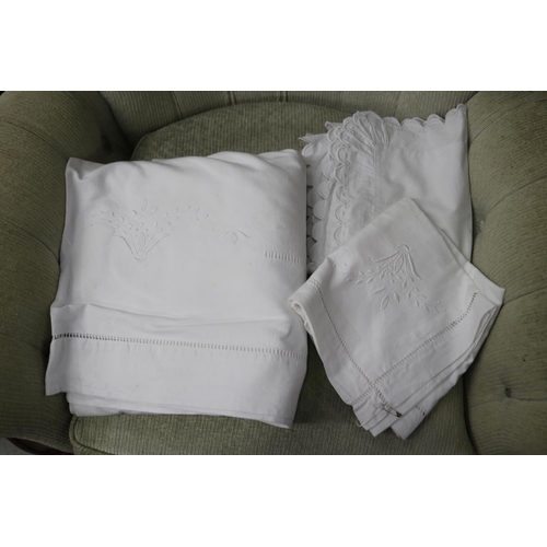 5149 - Three French linen pieces(3)