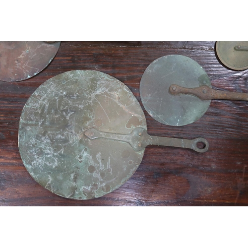 92 - Mixed lot of antique French copper lids, with iron handles, approx 26.5cm Dia (excluding handle) and... 