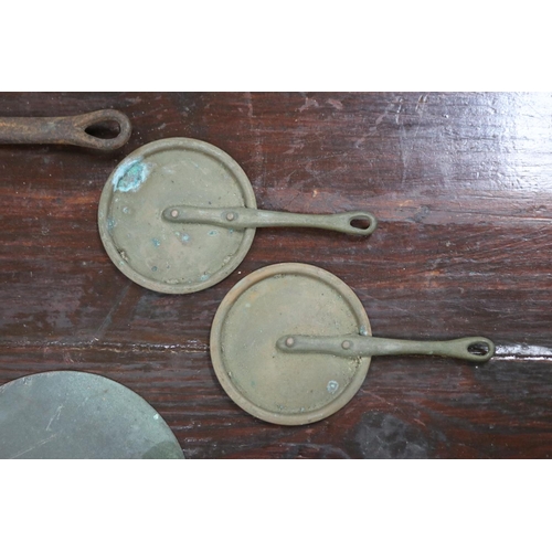 92 - Mixed lot of antique French copper lids, with iron handles, approx 26.5cm Dia (excluding handle) and... 