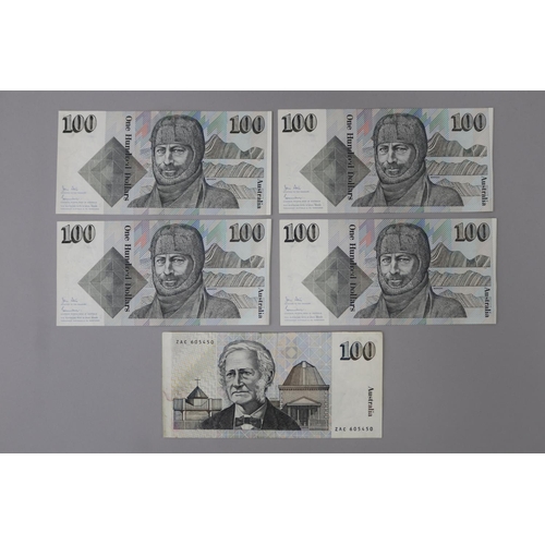 125 - 4 x $100 notes in sequence and another $100 note (5)