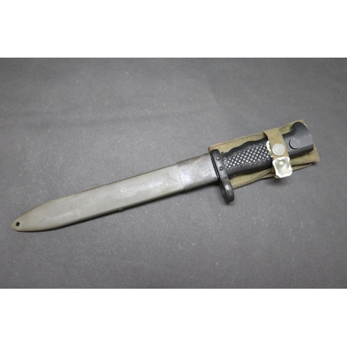 136 - Spanish Model 1969 bayonet and scabbard for the CETME Model 58 assault rifle (Kiesling 776) An exell... 