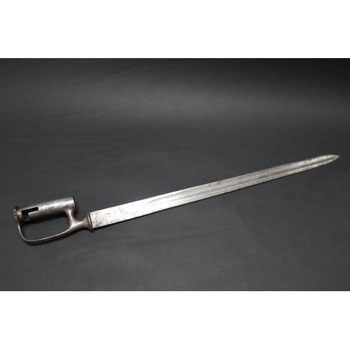 138 - British socket bayonet, early 19th century (Kiesling 972). An excellent example in very good conditi... 