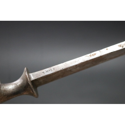 138 - British socket bayonet, early 19th century (Kiesling 972). An excellent example in very good conditi... 