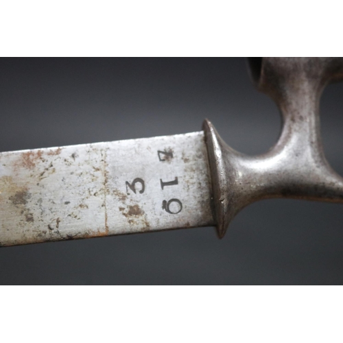 138 - British socket bayonet, early 19th century (Kiesling 972). An excellent example in very good conditi... 