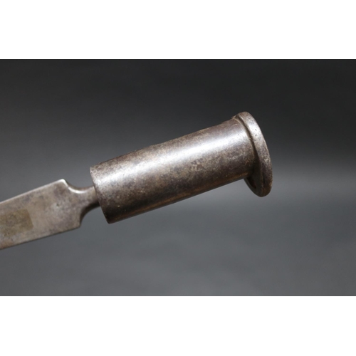 140 - British Pattern 1839 socket bayonet (Kiesling 250). An excellent example in very good condition.