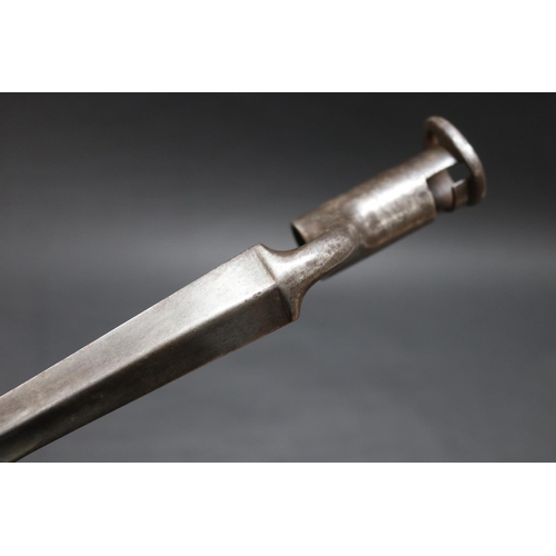 140 - British Pattern 1839 socket bayonet (Kiesling 250). An excellent example in very good condition.