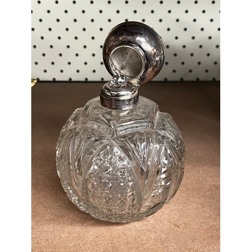 55 - Antique Sterling Silver top perfume, marked for Chester 1906-07, John and William Deakin, approx 13c... 