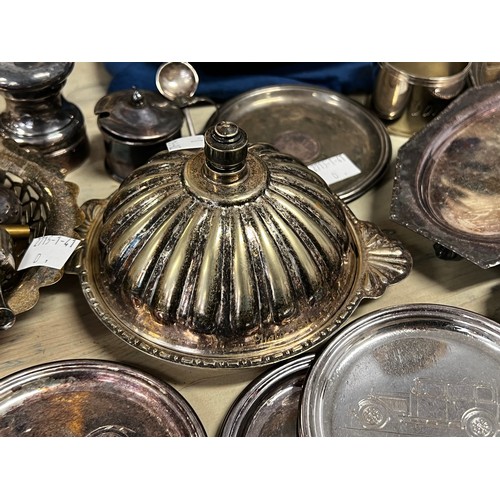 115 - Selection of silver plated wares, to include lidded entrée dish, trays, wine funnel, butter dish etc... 