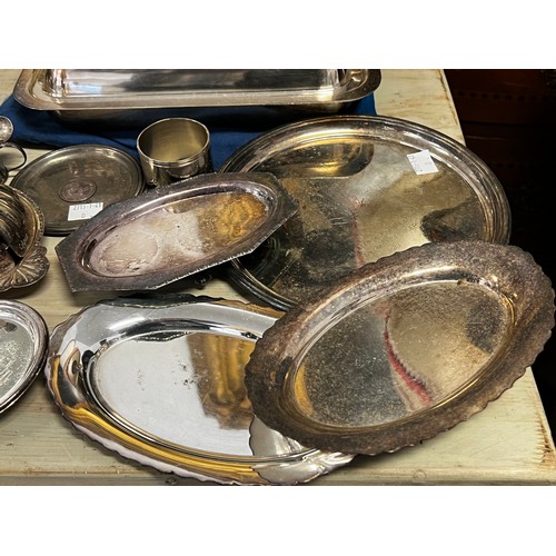 115 - Selection of silver plated wares, to include lidded entrée dish, trays, wine funnel, butter dish etc... 