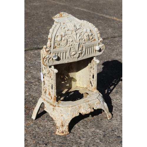 841 - Cast iron white fire place/guard, approx 61cm H x 30cm W