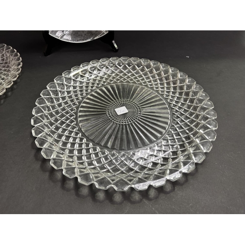 196 - Crystal and glass trays, approx 37cm Dia and smaller