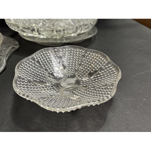 196 - Crystal and glass trays, approx 37cm Dia and smaller