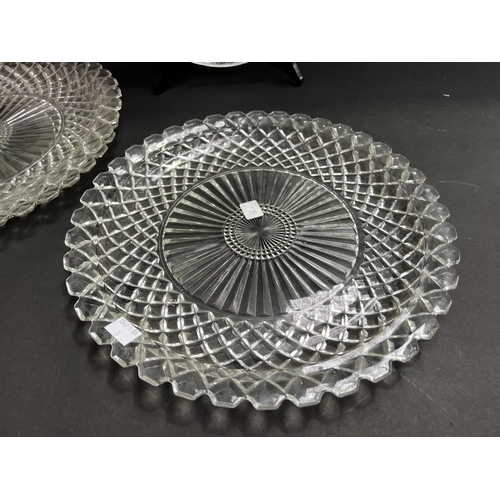 196 - Crystal and glass trays, approx 37cm Dia and smaller