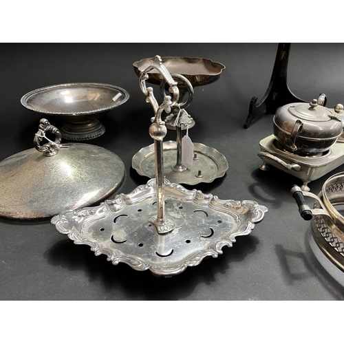 205 - Assortment of silver plate to include comports trays etc, approx 31cm Dia and smaller