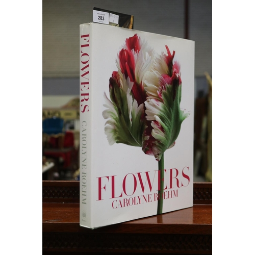 Coffee table book Flowers by Carolyne Roehm