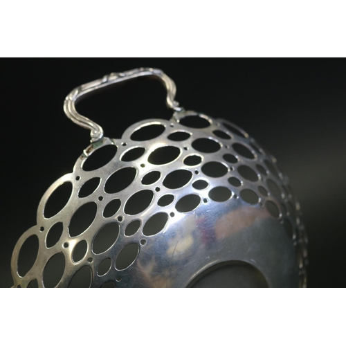 1058 - Antique sterling silver twin handled pierced basket, Engraved with Aldershot Gun Club - Autumn Meeti... 