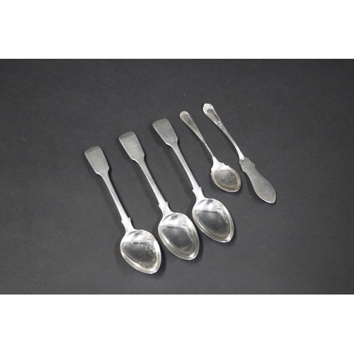 1065 - Three antique Victorian sterling silver spoons, London 1841, along with a sterling butter knife, She... 