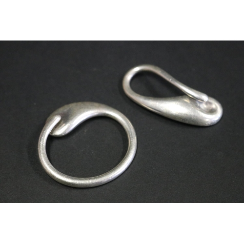 1087 - Two Elsa Peretti Tiffany & Co 925 tear drop earrings (2)