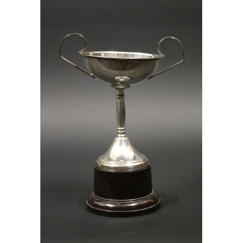 1007 - Twin handled tennis trophy, inscribed I.S.L.T.A Jun. Boys Inter. Branch 1946 Wanganui Cup Sect K.Ros... 