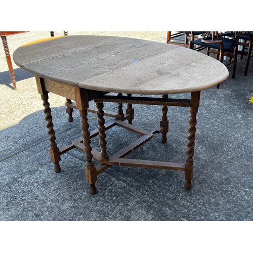 532 - Vintage 1930's English Oak Gate leg table, approx 78cm H x 52cm W x 94cm L (Folded/Closed)