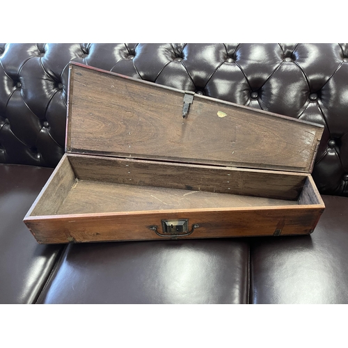 618 - Wooden painted violin case, with brass hinges, carry handle and locking, approx 77.5 cm long