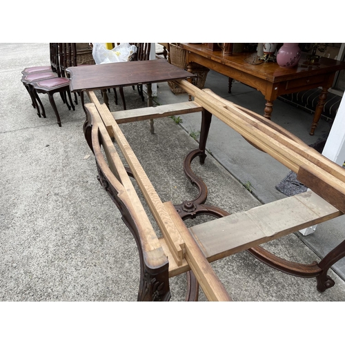 621 - Antique French Louis XV style extension dining table, with shaped stretchers below, approx 72cm H x ... 