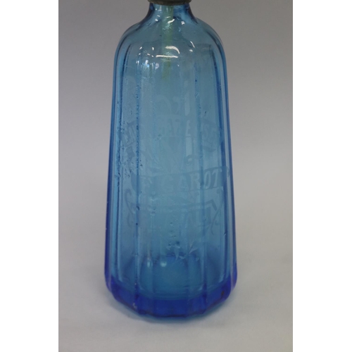 118 - Vintage French bistro blue glass soda siphon, approx 33cm H