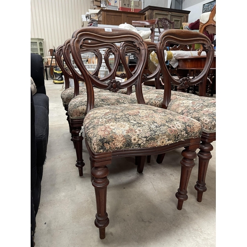 686 - Set of six antique Victorian mahogany balloon back dining chairs