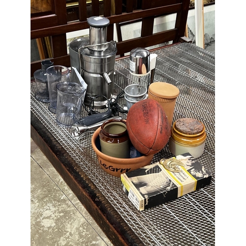 688 - Assortment of items to include juicer etc