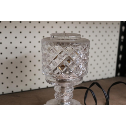 106 - Small crystal lamp, approx 18cm H