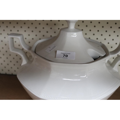 70 - Large English china soup tureen, approx 24cm H x 30cm W