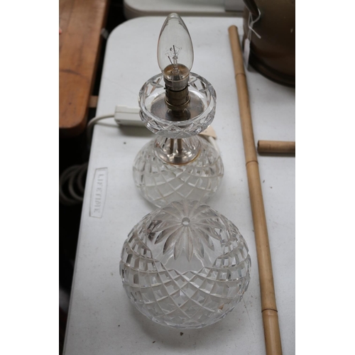 124 - Mushroom crystal table lamp, approx 26cm H