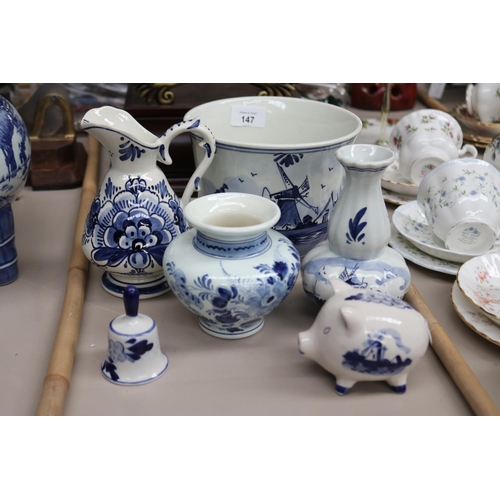 147 - Selection of Dutch Delft ware, lidded vase, pig, etc, approx 16cm H and shorter