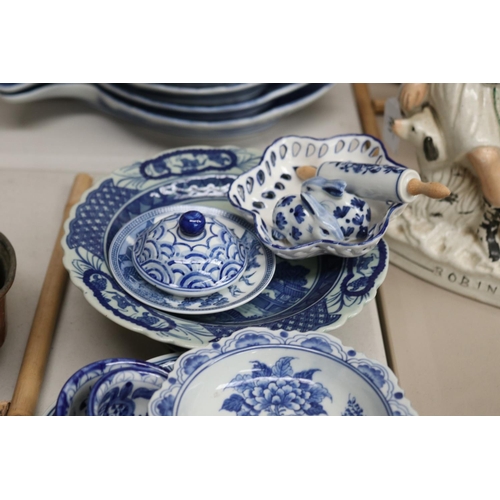 162 - Selection of Asian blue and white china, approx 34cm L and shorter