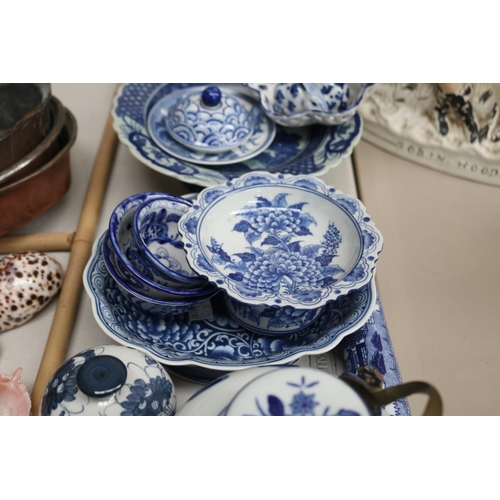 162 - Selection of Asian blue and white china, approx 34cm L and shorter