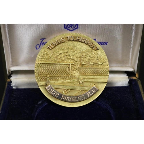 1241 - Cased tennis trophy medal. RIVER OAKS COUNTRY CLUB TENNIS TOURNAMENT 1972 DOUBLES R.U., Rod Laver an... 