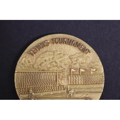 1241 - Cased tennis trophy medal. RIVER OAKS COUNTRY CLUB TENNIS TOURNAMENT 1972 DOUBLES R.U., Rod Laver an... 