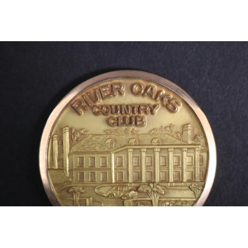 1241 - Cased tennis trophy medal. RIVER OAKS COUNTRY CLUB TENNIS TOURNAMENT 1972 DOUBLES R.U., Rod Laver an... 