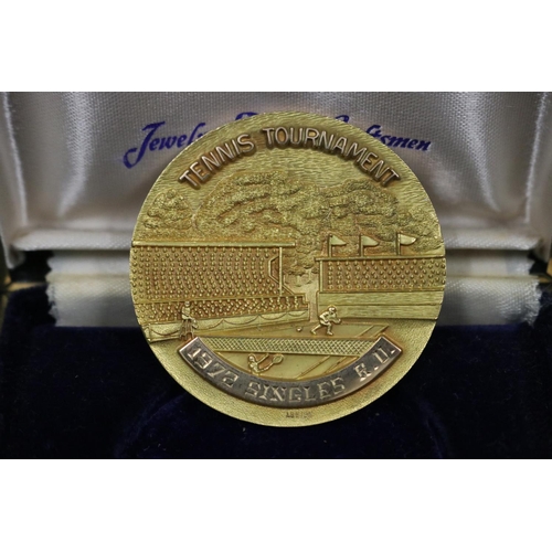 1242 - Cased tennis trophy medal. RIVER OAKS COUNTRY CLUB TENNIS TOURNAMENT 1972 SINGLES R.U. Rod Laver def... 