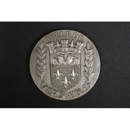 1362 - Medallion - VILLE. DE VERSAILLES, inscribed 27 SEPTEMBRE 1965, with designers name. Approx 4.5cm Dia... 