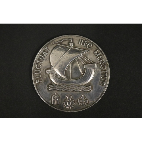 1363 - Medallion - FLUCTUAT NEC MERGITUR (He/she are rocked by the waves but does not sink) VILLE DE PARIS,... 