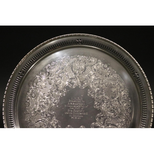 1237 - Presentation circular tray, inscribed L.T.A.A Presented to K.R.ROSEWALL In Commemoration of the Visi... 