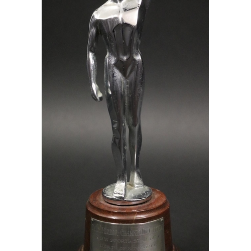 1178 - Figural trophy. Inscribed, DAILY MIRROR CHANNEL 10 CALTEX N.S.W SPORTS STAR 1971 MONTH OF NOVEMBER K... 