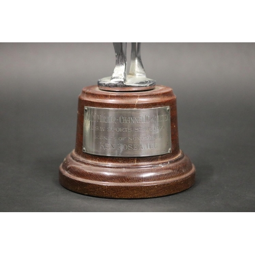 1178 - Figural trophy. Inscribed, DAILY MIRROR CHANNEL 10 CALTEX N.S.W SPORTS STAR 1971 MONTH OF NOVEMBER K... 