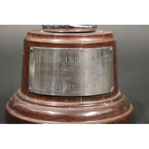 1178 - Figural trophy. Inscribed, DAILY MIRROR CHANNEL 10 CALTEX N.S.W SPORTS STAR 1971 MONTH OF NOVEMBER K... 