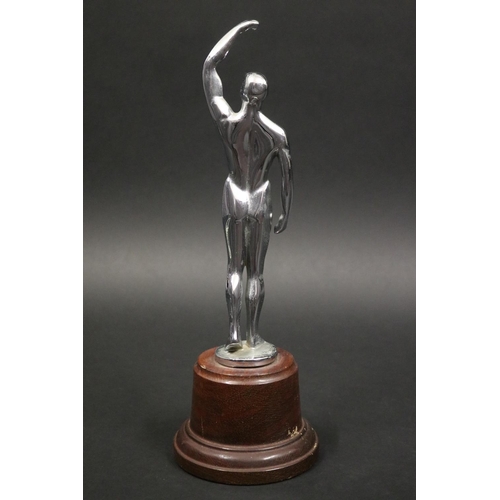 1178 - Figural trophy. Inscribed, DAILY MIRROR CHANNEL 10 CALTEX N.S.W SPORTS STAR 1971 MONTH OF NOVEMBER K... 