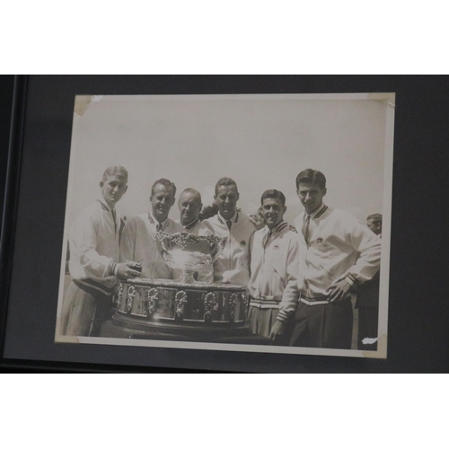 1099 - Framed photograph Australian Davis Cup Team, 1955, Lew Hoad, Rex Hartwig, Harry Hopman (Capt) Neal F... 